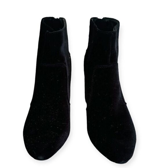 G By Guess Black Velvet 3 3/8" Heeled Studded Ankle Boots Size 8 - Picture 3 of 8